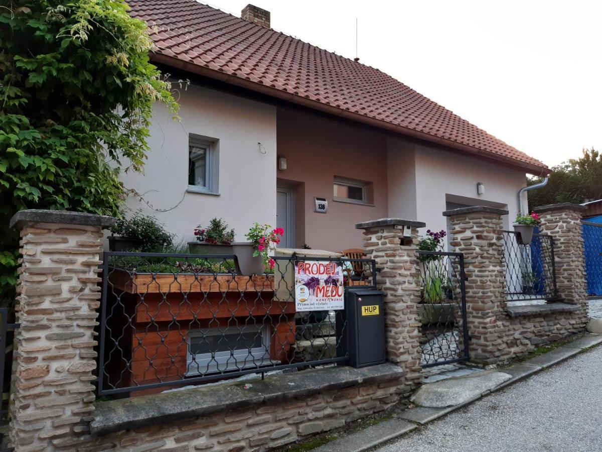 Apartment Adéla Hluboká nad Vltavou Exterior foto